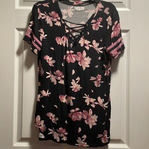 Cute Floral Shirt with Lattice Front